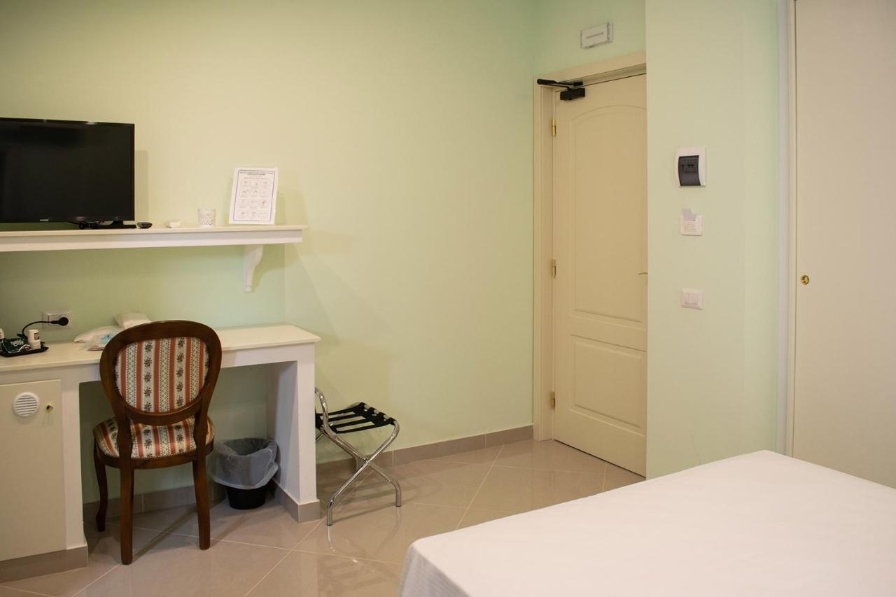 Hotel Relais Del Carmelo 3*